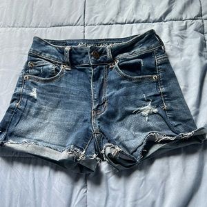 AE size 00 shorts in good condition
